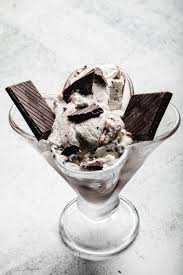 Stracciatella ice cream dish